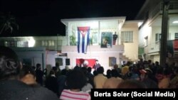 Régimen realiza acto político cerca de la sede de las Damas de Blanco