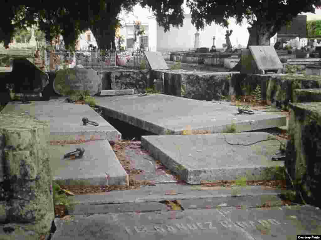 Deterioro creciente en el Cementerio de Colón, La Habana