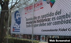 Valla propagandística a favor de Fidel Castro en los predios de la Universidad de Panamá.