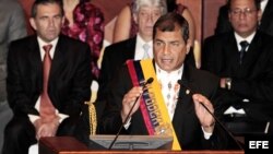 El presidente de Ecuador, Rafael Correa, ofrece un discurso en la Asamblea Nacional. 
