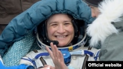 Serena Auñón-Chancellor tras volver a la tierra. NASA Credits: NASA/Bill Ingalls