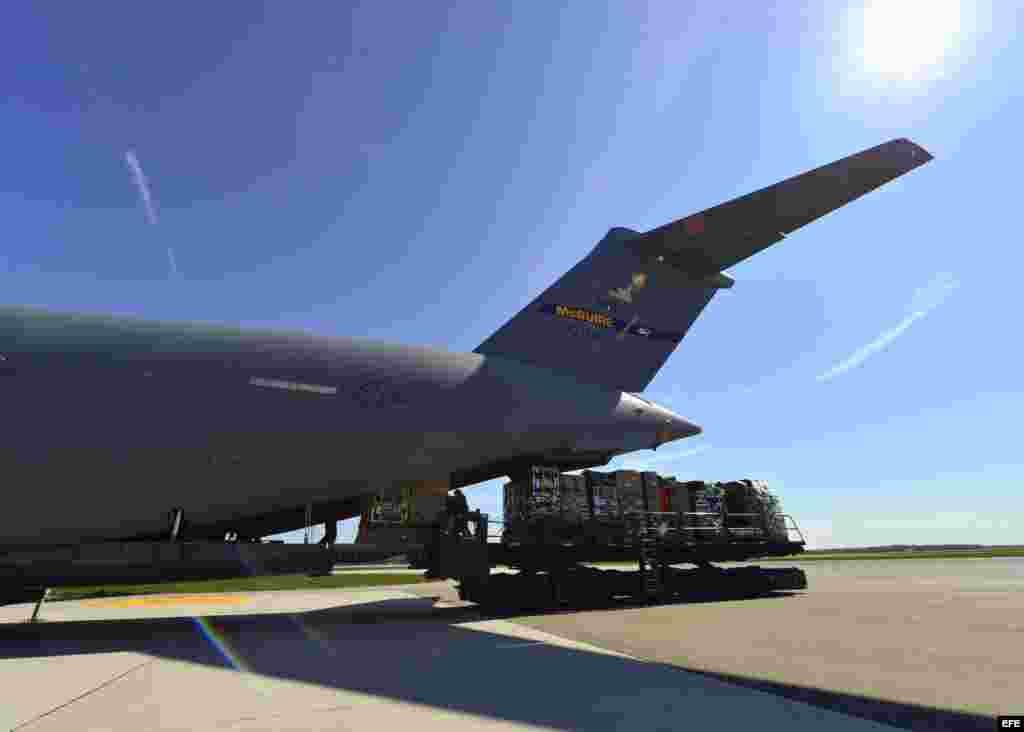 Avión de las FFAA de EEUU partirá a Nepal provisto de equipos de rescate y ayuda humanitaria para las víctimas del seísmo. 