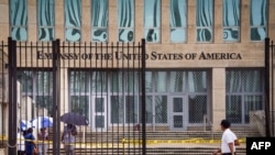Vista de la embajada americana en La Habana el 29 de septiembre de 2017, tras el anuncio del recorte de personal diplomático.