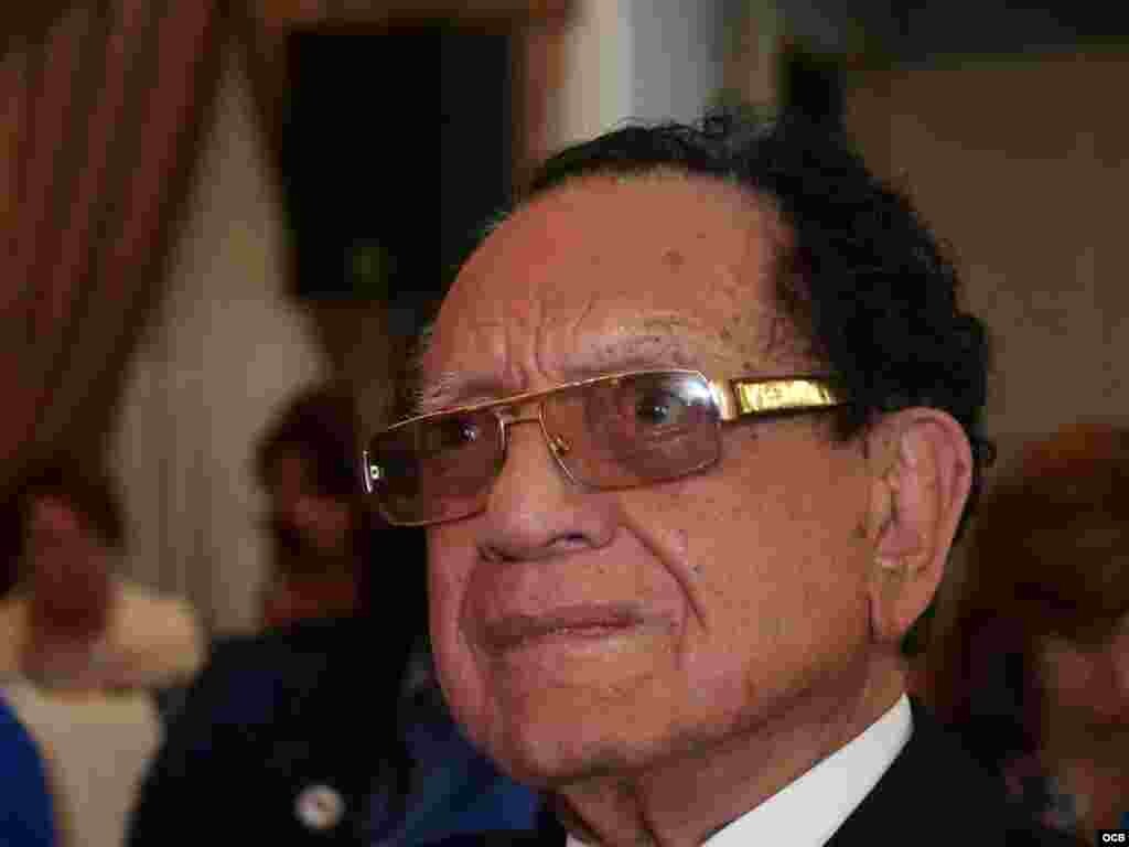 Homenaje al Dr. Luis Conte Aguero en su 96 Aniversario de su nacimiento.