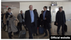 Malmierca llegó el domingo al aeropuerto Internacional Dulles en Washington, donde fue recibido por el embajador cubano José Cabañas.