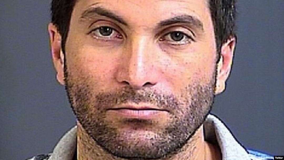 El cubano residente de Hialeah, Florida, Yordan Alberto.