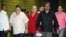 El equipo negociador de las FARC, encabezado por Luciano Marín Arango alias "Iván Márquez" (segundo de der. a izq.)