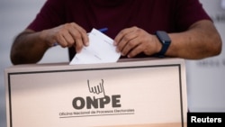 Los peruanos deberán escoger a su próximo presidente entre 35 candidatos.