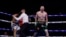 El británico Zak Chelli celebra, luego de que el árbitro detuviera el combate ante el cubano David Morrell.