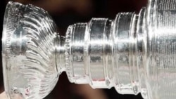 La Copa Stanley a todo furor! Los equipos estan empatado a dos juegos cada uno.
