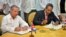 El canciller de Costa Rica, Enrique Castillo (i), y el ministro interino de Comercio Exterior y la Inversión Extranjera en Cuba, Antonio L. Carricarte Corona (d), firman en La Habana  el "Acuerdo Marco de Cooperación entre ambos Gobiernos". 