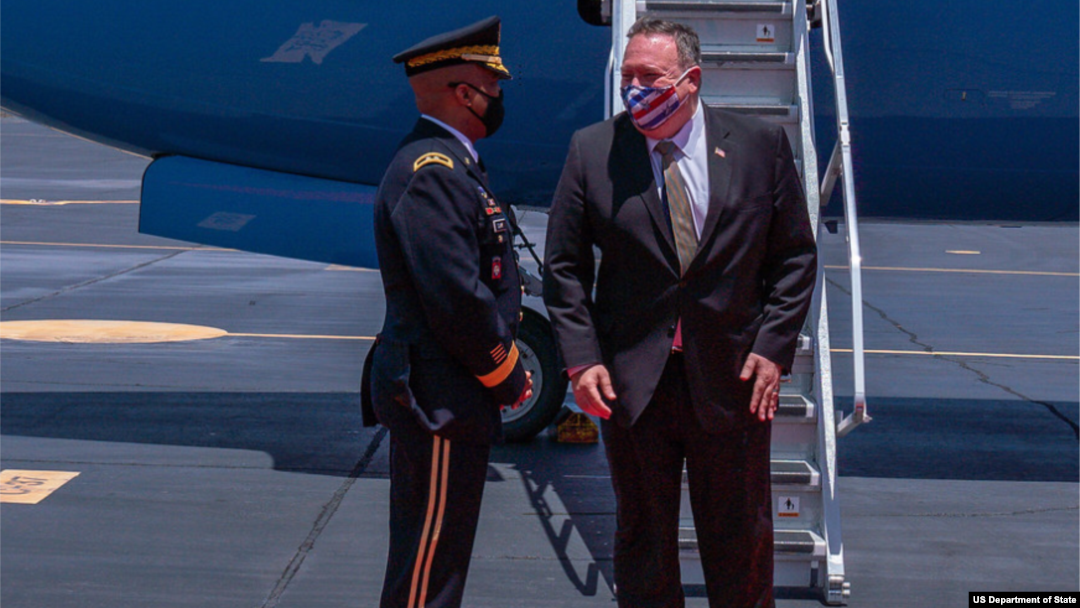 Mike Pompeo antes de iniciar gira.