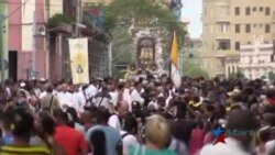 Policía cubana rodea a devotos durante celebración de la Caridad del Cobre