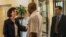 Roberta Jacobson conversa con los opositores Guillermo Fariñas y Antonio Rodiles el 23 de enero de 2015, en La Habana.
