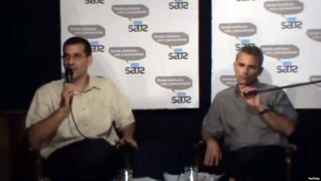 Antonio Rodiles (izq.) y Alexis Jardines (der.) en un debate de Estado de Sats efectuado en marzo de 2011.