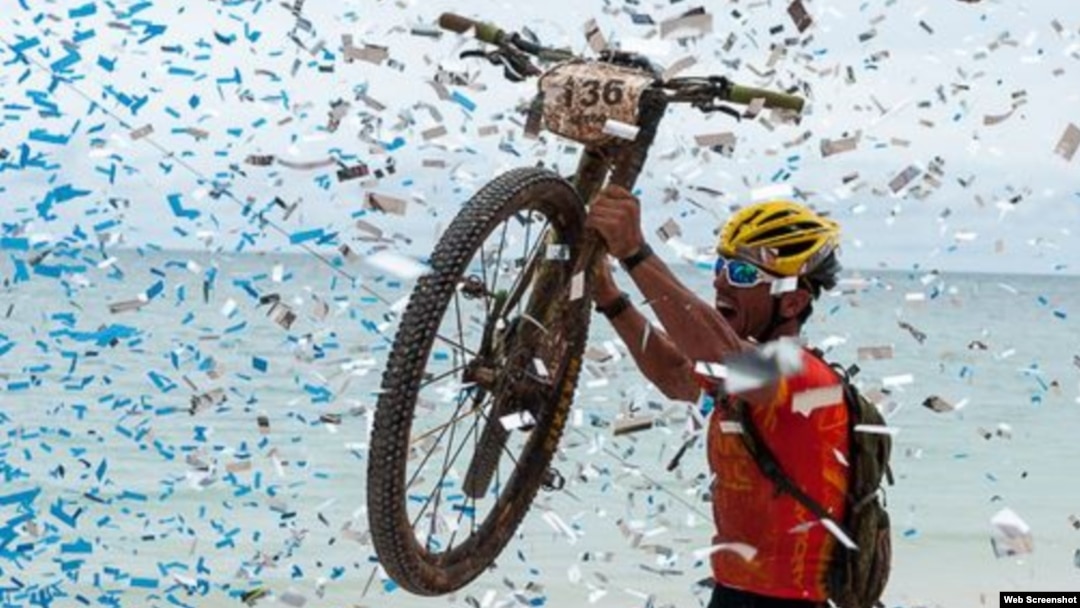 Diego Tamayo, ciclista colombiano.