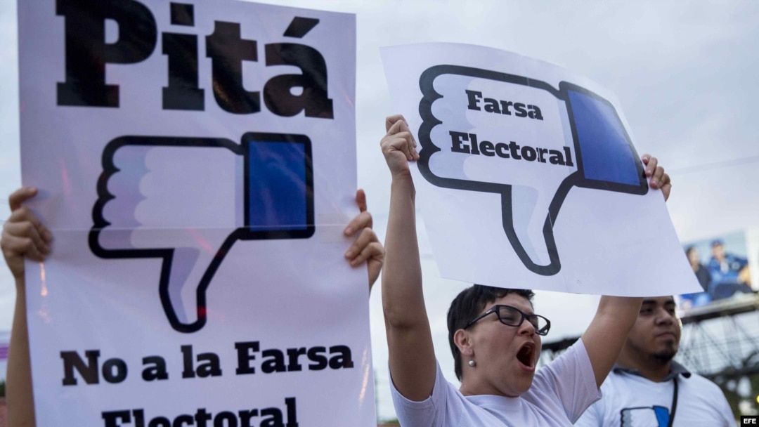 Opositores protestan en Nicaragua contra "farsa electoral"