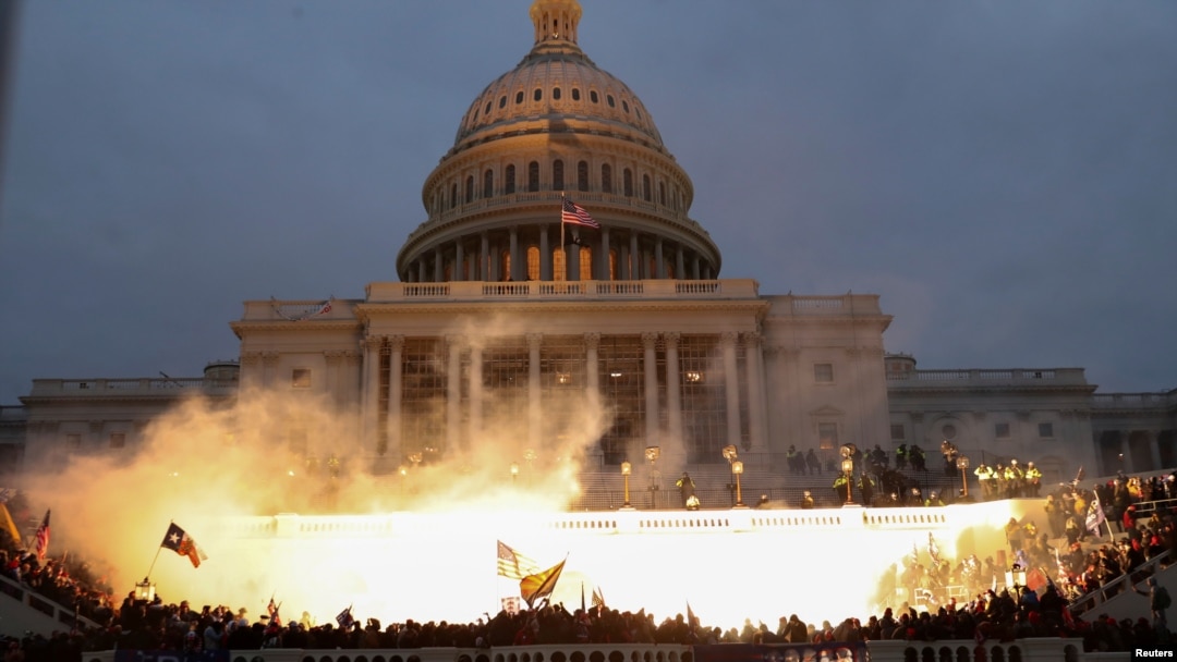 Miles de partidarios del presidente Donald Trump entraron en el Capitolio el 6 de enero de 202.
