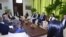 John Kerry (4-d) reunido con los negociadores del Gobierno de Colombia en el proceso de paz con las FARC.