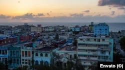 Vista aérea de un barrio de La Habana, Cuba, en medio de un apagón. 