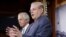 Bob Menendez (i) y su colega Bob Corker presentaron en el Senado el Proyecto de Ley de Revisión de Acuerdos Nucleares con Irán.