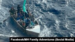 La embarcación en la que viajaban los 17 cubanos. (Facebook/MH Family Adventures)