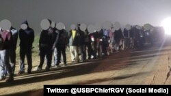 Migrantes de varios países de América del Sur, Centroamérica y Cuba fueron detenidos cuando intentaban cruzar la frontera de EEUU. 
