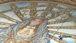 Artista colombiana crea ocho murales para Ermita de la Caridad