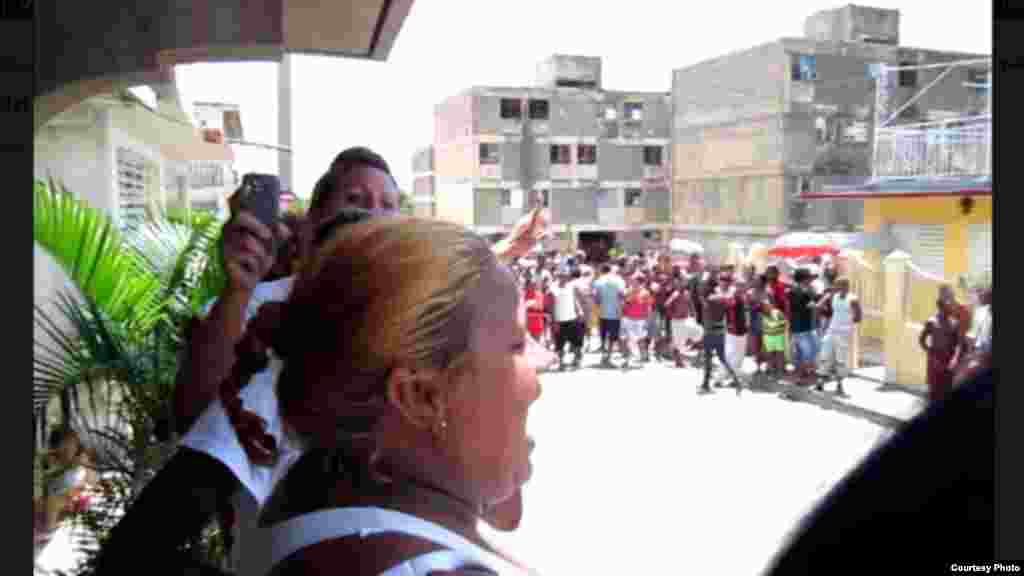 Damas de Blanco: Te literario en Santiago de Cuba