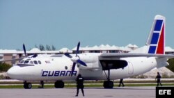 Fotografía de archivo. Avión de Cubana de Aviación. 