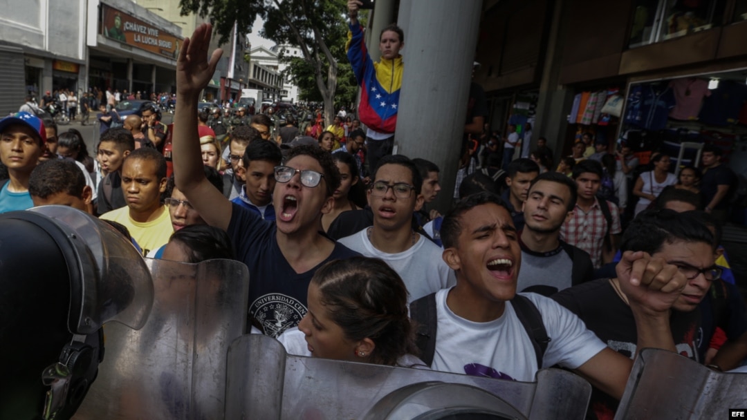 Manifestaciones en Venezuela contra decisión del Tribunal Supremo de Venezuela.