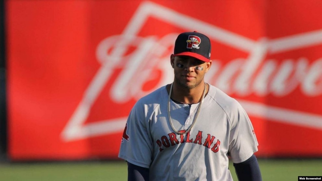 Yoan Moncada, con el equipo Double-A Portland.