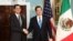 El secretario de Estado Marco Rubio (derecha) se reunió por primera vez en persona con el canciller de México, Roberto Velasco, en Washington.