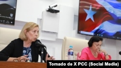 Caridad Diego y Josefina Vidal presidieron la reunión en la Oficina de Asuntos Religiosos del Comité Central del Partido Comunista de Cuba (PCC).