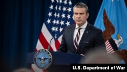 El secretario de Guerra, Pete Hegseth, en una conferencia de prensa sobre la Operación Furia Épica en el Pentágono, Washington, D.C., el 4 de marzo de 2026. (Foto del Departamento de Guerra. Alexander Kubitza)