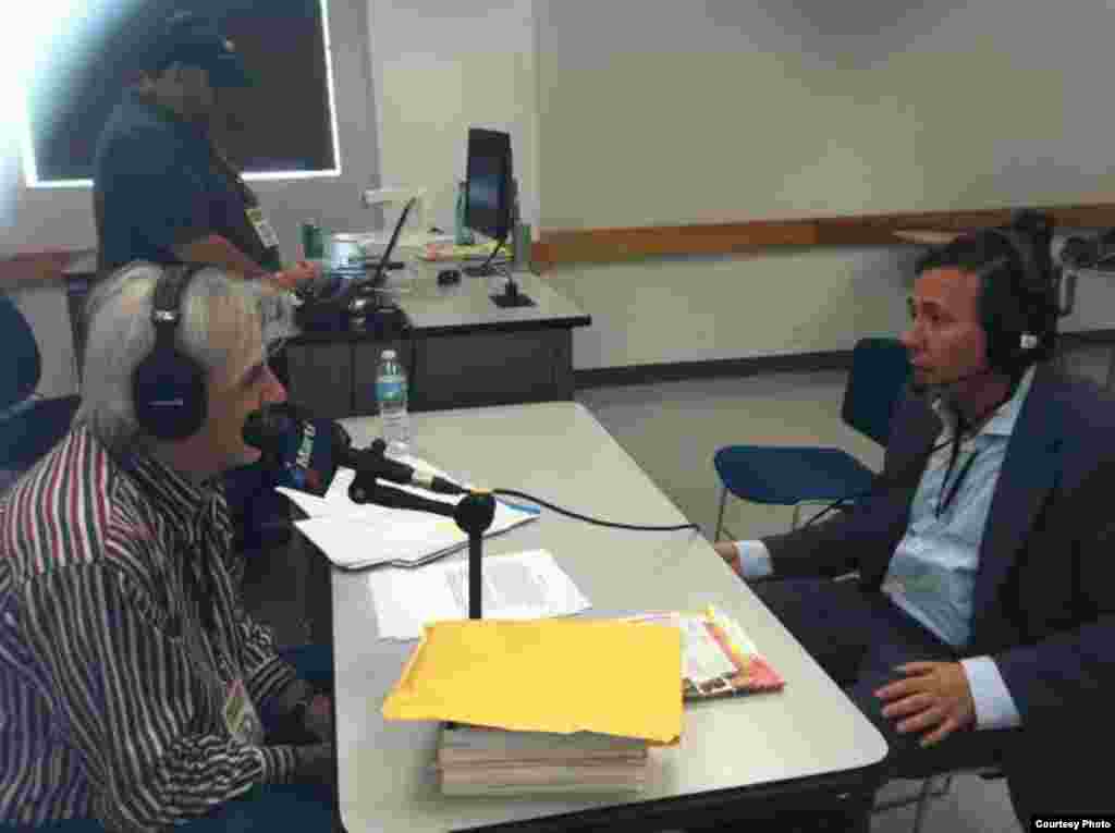 Entrevista al escritor Rodrigo de la Luz