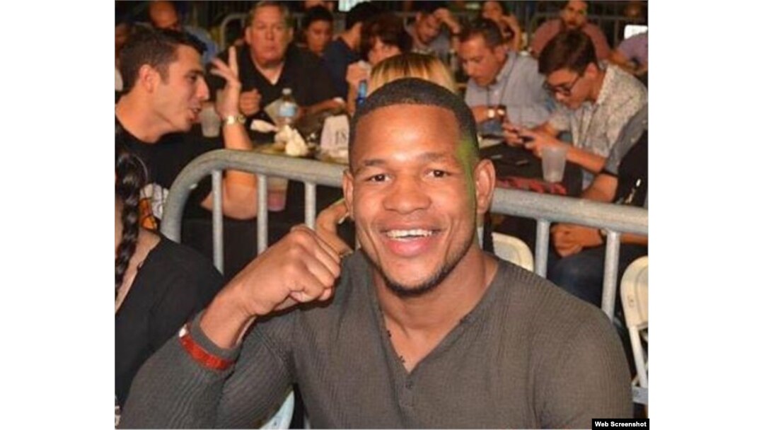 Sullivan Barrera.