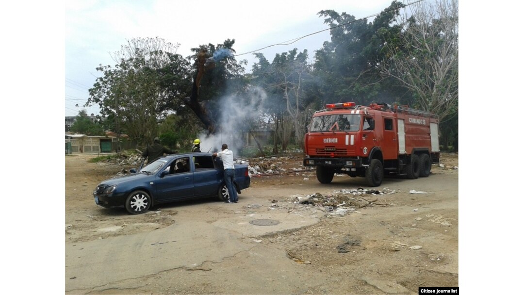 Incendio en Boyeros, La Habana. Foto: Steve M Pardo.