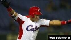 El jardinero cubano Alfredo Despaigne batea para .449 en tres Clásicos Mundiales de Béisbol.