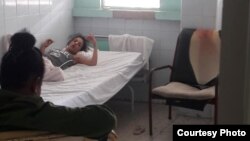Keilylli de la Mora en el hospital de Cienfuegos. Tomado de Facebook de Raúl González