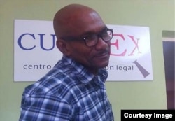 El abogado independiente cubano Julio Ferrer, miembro de la consultoría gratuita Cubalex