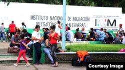 La estación migratoria de Tapachula ha tramitado a numerosos cubanos que llegan a México. (Cortesía Agencia Quadratín)