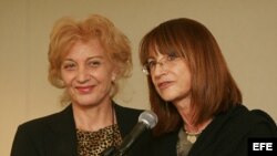 La actriz española Marisa Paredes (izq) y Nicole Guillemet, directora del Festival Internacional de Cine. Foto de archivo