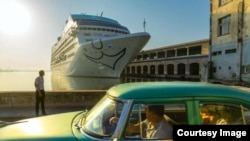 El Adonia a La Habana, el primer crucero de EEUU en atracar en un puerto cubano en más de 50 años. (National Geographic)