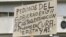 En noviembre de 2000 una manifestación frente a la Embajada de Cuba en Madrid exigió la extraditación de etarras refugiados en Cuba.