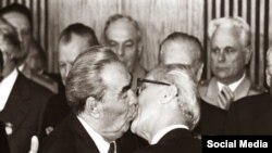Beso Brézhnev-Honecker