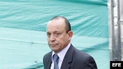 Santiago Uribe Vélez, hermano menor del expresidente colombiano Álvaro Uribe, investigado por presuntos vínculos con grupos paramilitares.