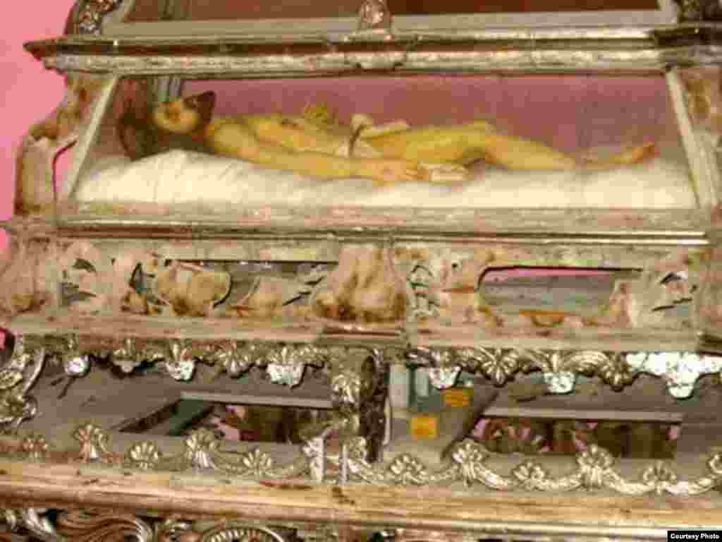 Imagen del Santo Sepulcro en el Convento La Merced en Camagüey. 