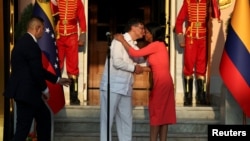 La presidenta interina de Venezuela, Delcy Rodríguez,y el presidente de Colombia, Gustavo Petro, se reúnen en Caracas.