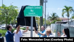La ciudad de Hialeah le confirió al doctor Santiago Cardenas el honor de identificar con su nombre una calle de la ciudad